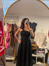 Load image into Gallery viewer, Black One Shoulder Dress