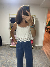 Load image into Gallery viewer, Classic Cropped denim