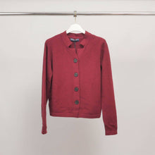Load image into Gallery viewer, V-neck cardigan with large buttons