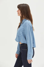 Load image into Gallery viewer, Ellison Button-Up Denim Shirt Medium Blue