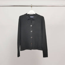 Load image into Gallery viewer, V-neck cardigan with large buttons