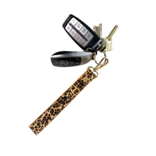 Load image into Gallery viewer, Wristlet Strap- Leopard