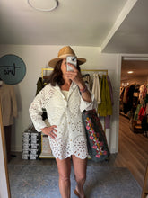Load image into Gallery viewer, Tan Straw Hat With Leather Band