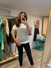 Load image into Gallery viewer, Skinny ankle pant with back slit