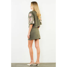Load image into Gallery viewer, Suede Puff Sleeve Embroidered Flower Top
