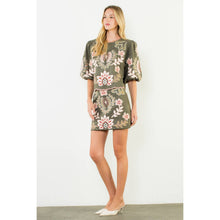 Load image into Gallery viewer, Suede Puff Sleeve Embroidered Flower Top
