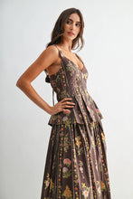 Load image into Gallery viewer, Floral Print Top and Skirt Set
