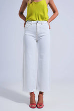 Load image into Gallery viewer, Wide leg jeans in white
