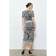 Load image into Gallery viewer, Glitter Detail Abstract Jacquard Knit Skirt

