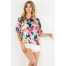 Load image into Gallery viewer, Smocked Neck Puff Sleeve Floral Top
