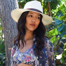 Load image into Gallery viewer, Cream Straw Hat With Leather Band
