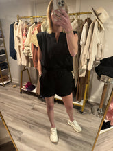 Load image into Gallery viewer, Black Cap Sleeve Top
