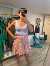 Load image into Gallery viewer, Pink Floral Pleated Mini Skirt
