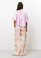 Load image into Gallery viewer, Light Pink Button Front Blouse with high low hem
