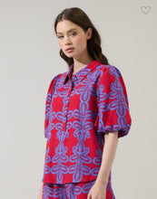 Load image into Gallery viewer, Red and Blue Print Button Front Blouse
