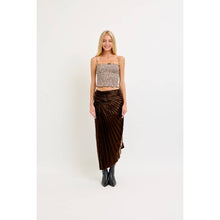 Load image into Gallery viewer, BLACK FAUX LEATHER ASYMMETRICAL HEM STARBURST PLEATING MIDI SKIRT
