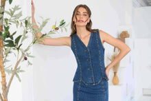 Load image into Gallery viewer, SCALLOPED DENIM MINI SKIRT WITH STUDDED DETAIL
