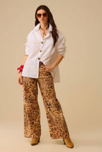 Load image into Gallery viewer, White Oversized Blouse with Gold Heart Buttons
