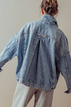 Load image into Gallery viewer, DENIM BUTTON-UP JACKET
