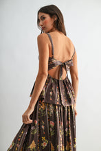 Load image into Gallery viewer, Floral Print Top and Skirt Set
