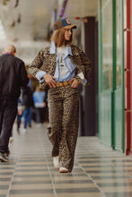 Load image into Gallery viewer, Leopard Print With Front and Back Ombré Jeans
