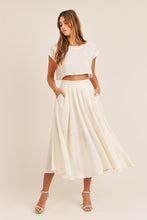 Load image into Gallery viewer, Black Linen Set with Crop Top and Skirt
