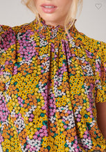 Load image into Gallery viewer, Multi Colored Floral Print Top
